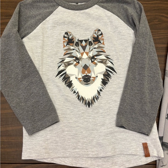 Gray and White Wolf Print Outfit - Picture 3 of 5